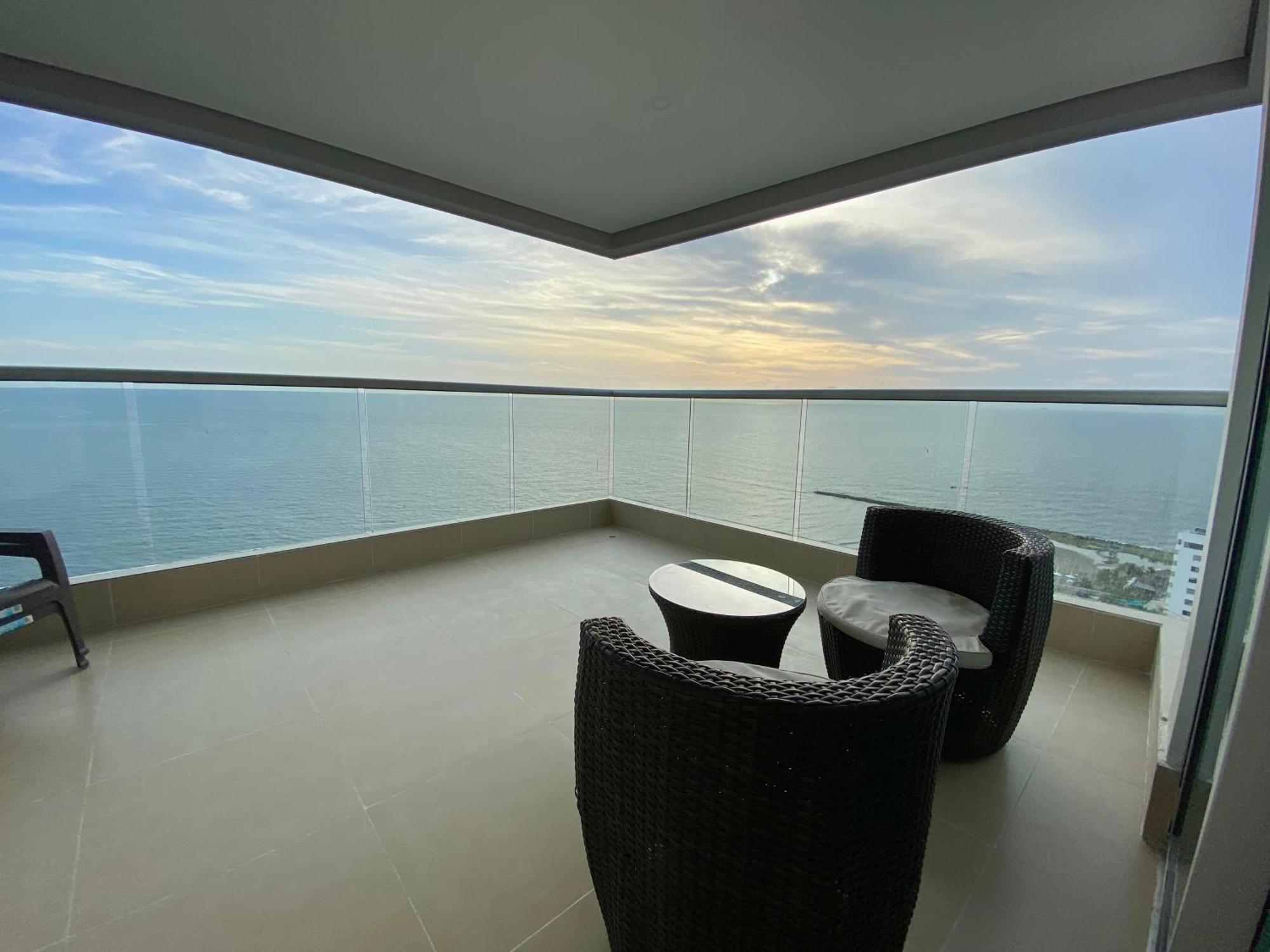 Apartamento frente al mar. Cartagena el Laguito Exterior foto